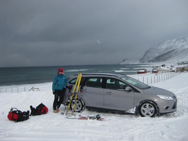 Many of the routes start form right beside the sea, here we are about to set off for Russelvfjellet