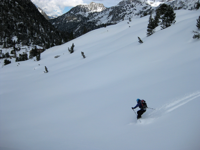 Skiing down off Peterneille back to the Marcadau hut.  