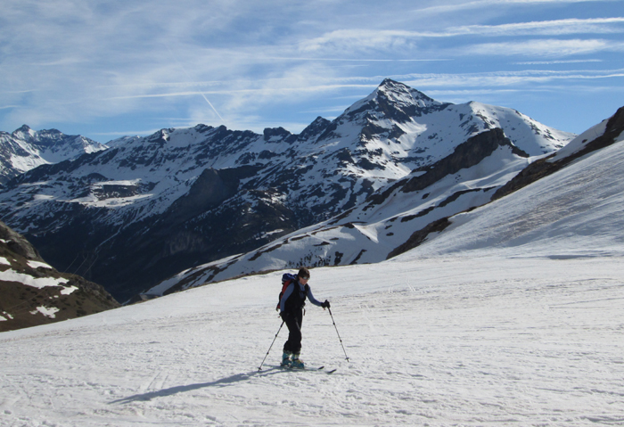 The peak of Pimene, above Gavarnie, from the approach to Le Taillon. 