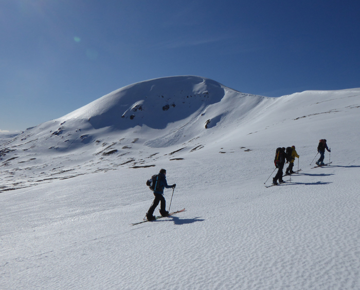 Splitboarding course on A'Mharconaich and Geal Charn, March 2022. 