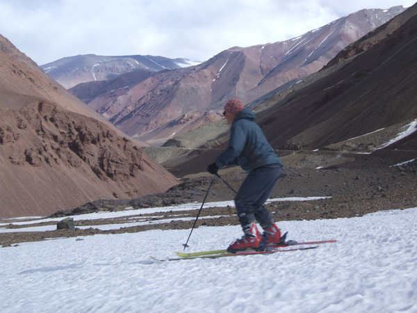Skiing at over 4500m at the Paso del Agua Negra...