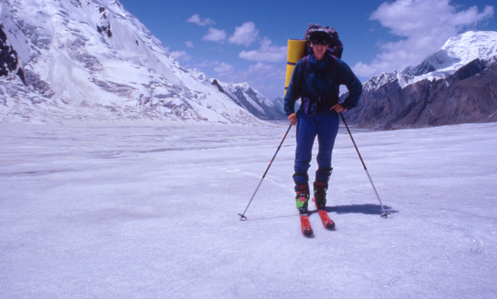 Ski touring on the North Inylchek Glacier